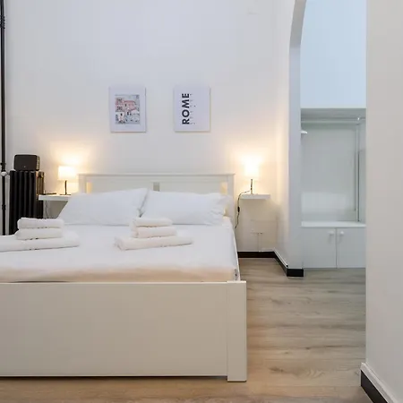 Elegant In Prati, 5 Minutes From The Vatican Appartement