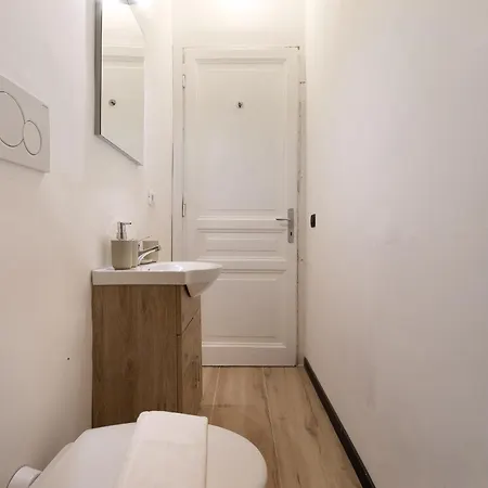 Elegant In Prati, 5 Minutes From The Vatican Апартаменты *